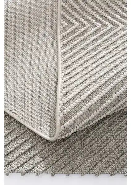 Koza Halı Retro ve Silva Modelleri Karşılaştırması: Tasarım, Özellikler ve Kullanıcı Yorumları