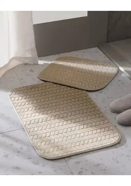 Madame Coco Norris ve Yataş Felicia Banyo Paspası Setleri Karşılaştırması