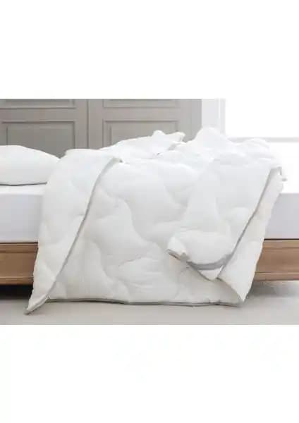 Madame Coco Odette Bambu Yorgan ile Varol Gold Nano Jel Yorgan Karşılaştırması