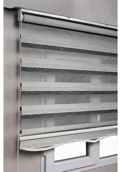 Perde Seçiminde Detaylı Karşılaştırma: Siyah-Gri ve Bambu Zebra Modelleri