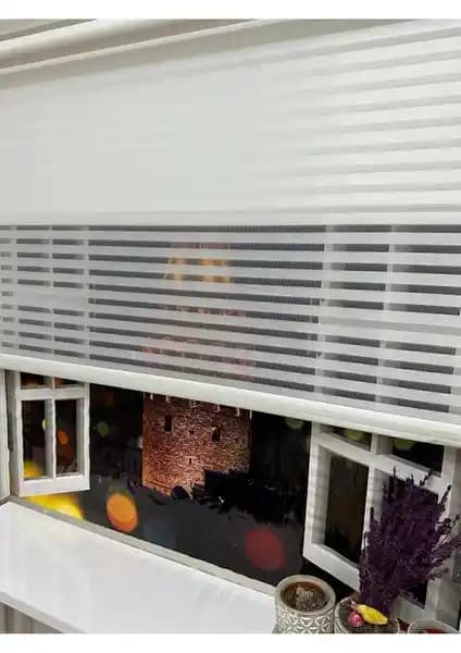 Perde Seçiminde Karşılaştırma: Çift Mekanizmalı Tül ve Stor ile Bambu Zebra Perde