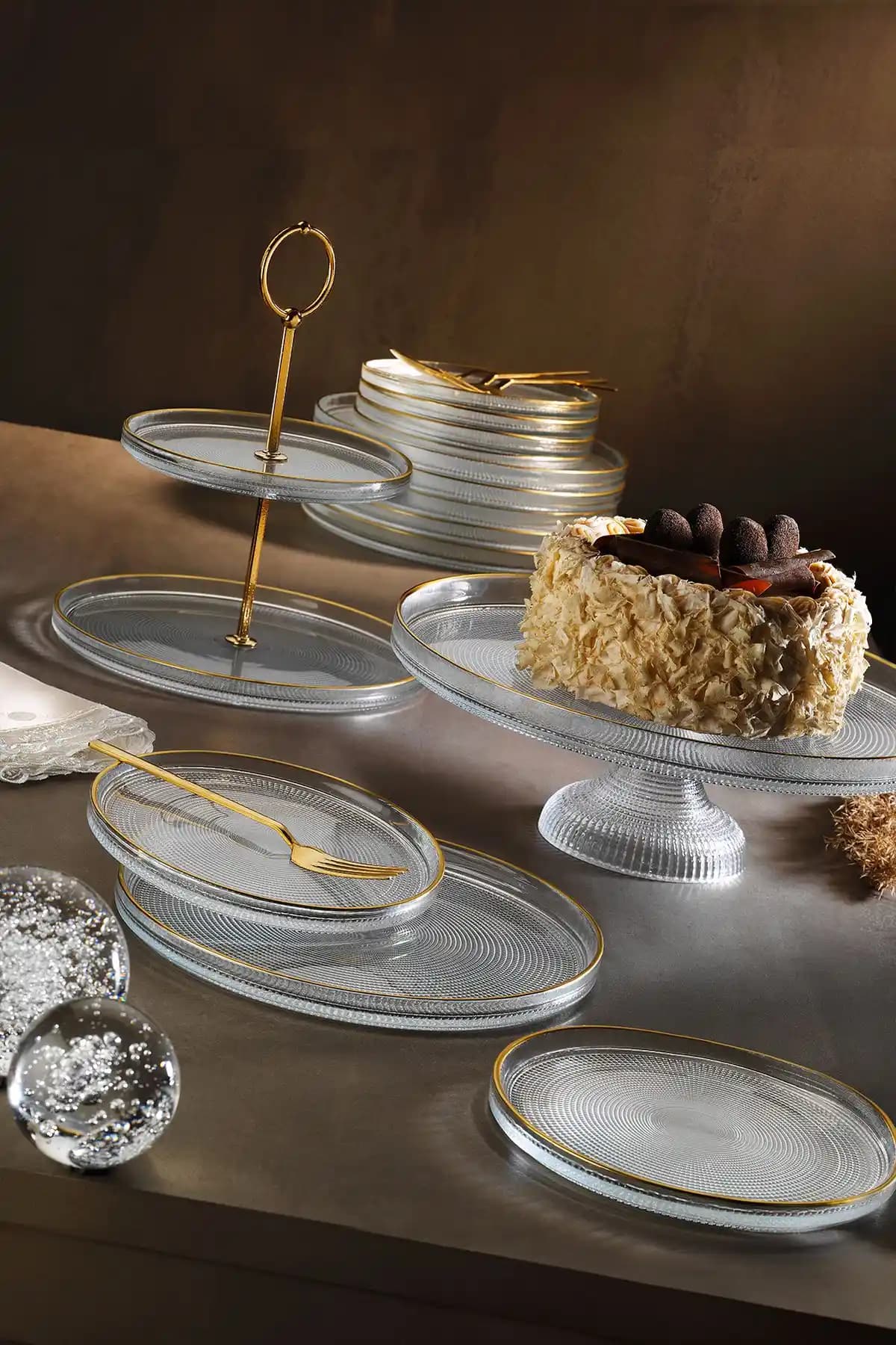 Fecra Loren 14 Parça Sunum ve Servis Seti Modern Tasarım ve Şık Kullanım İmkanıyla