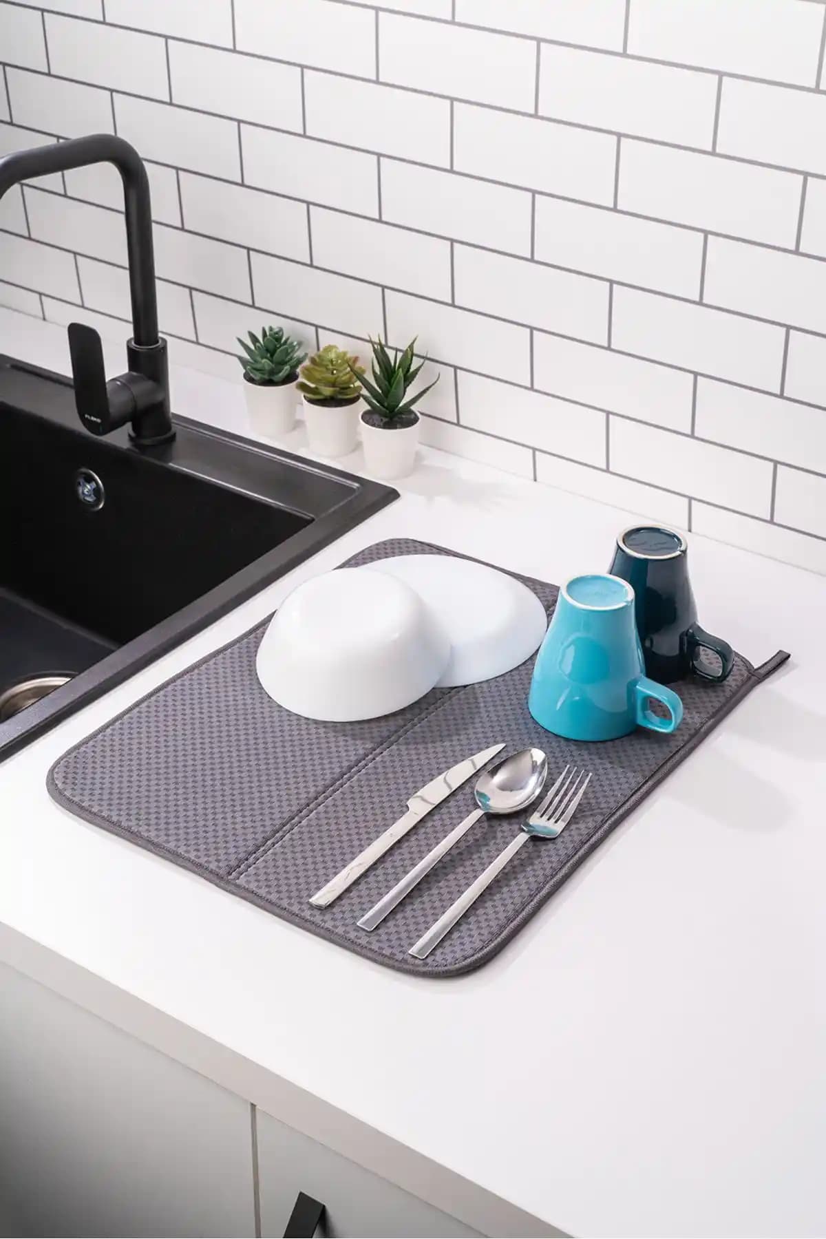 HOMELKA Mikrotex Bulaşık Matı: Modern ve Pratik Mutfaklar İçin Dayanıklı Çözüm