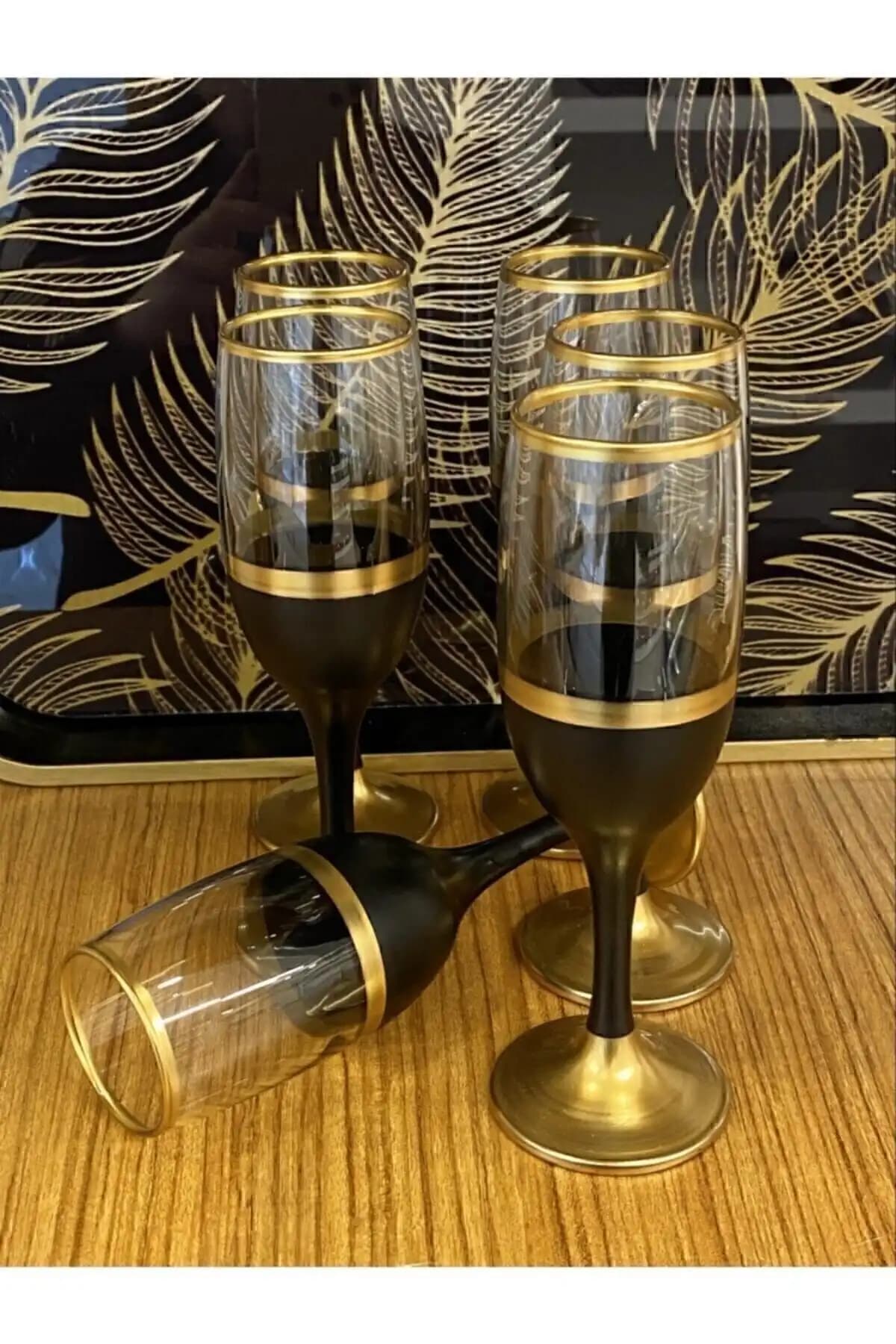 Paşabahçe Bistro Siyah Gold Kahve Yanı Su Bardağı Şık ve Dayanıklı Cam Tasarım, Geniş 600 ml Kapasite