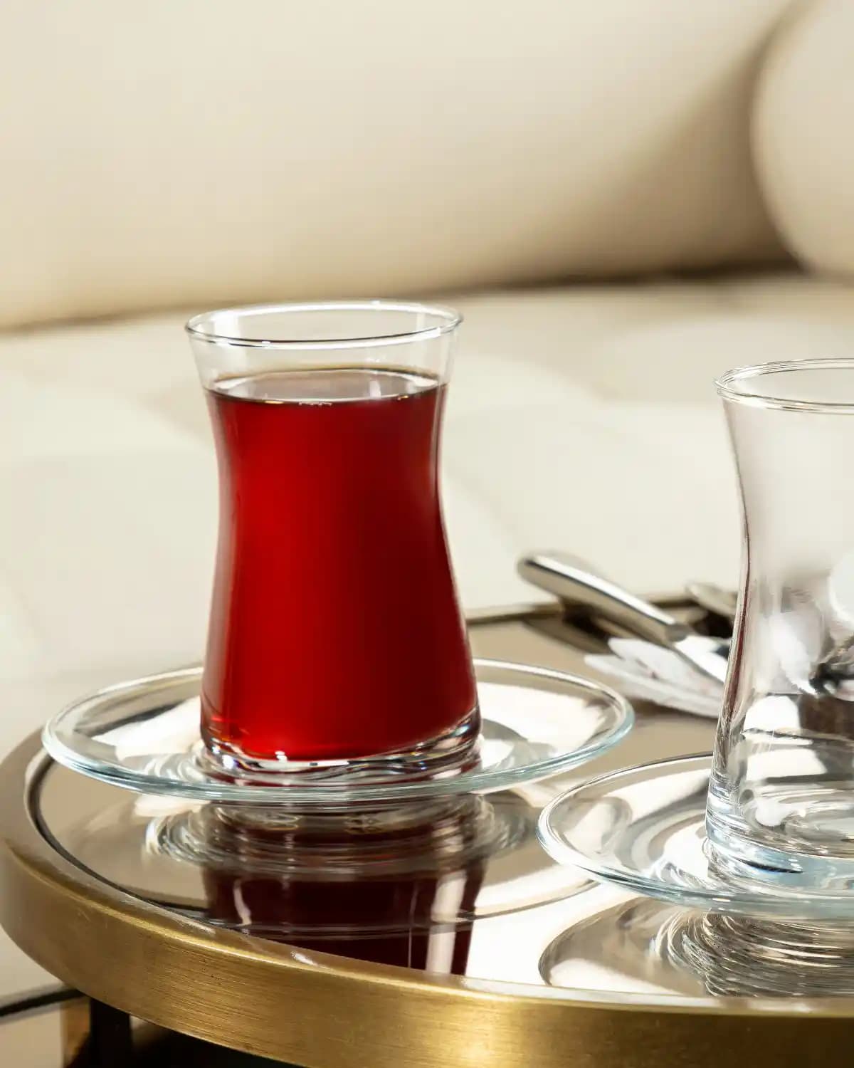 12'li Çay Bardağı Setleri ile Ev Dekorasyonunda Şıklık ve Fonksiyonellik