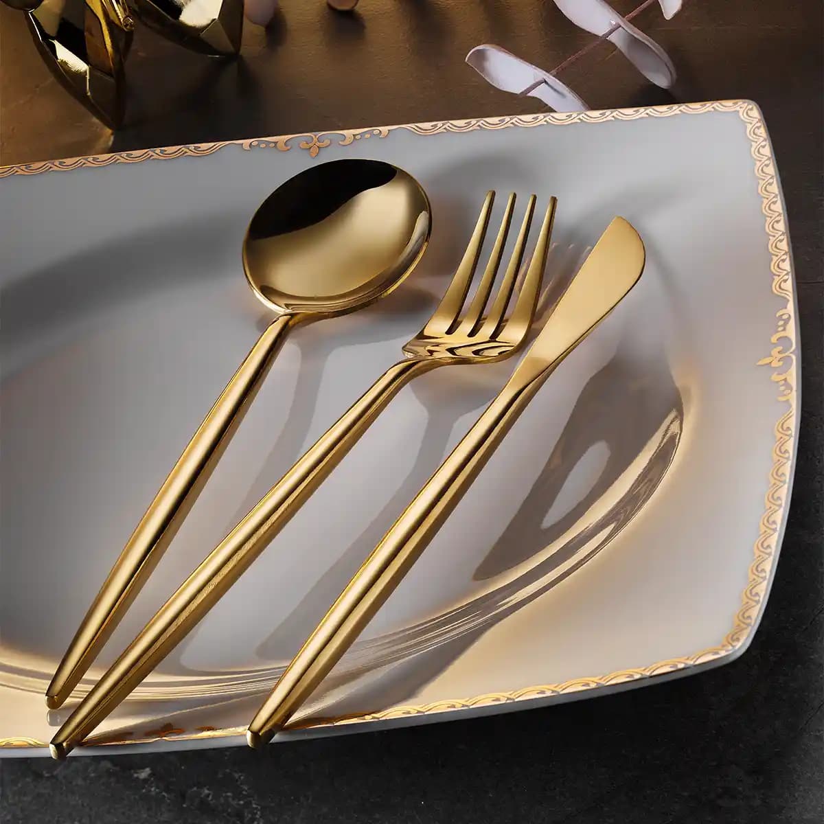 36 Parça Çatal Bıçak Takımı ile Mutfak Dekorasyonunuza Şıklık ve Fonksiyonellik Katın