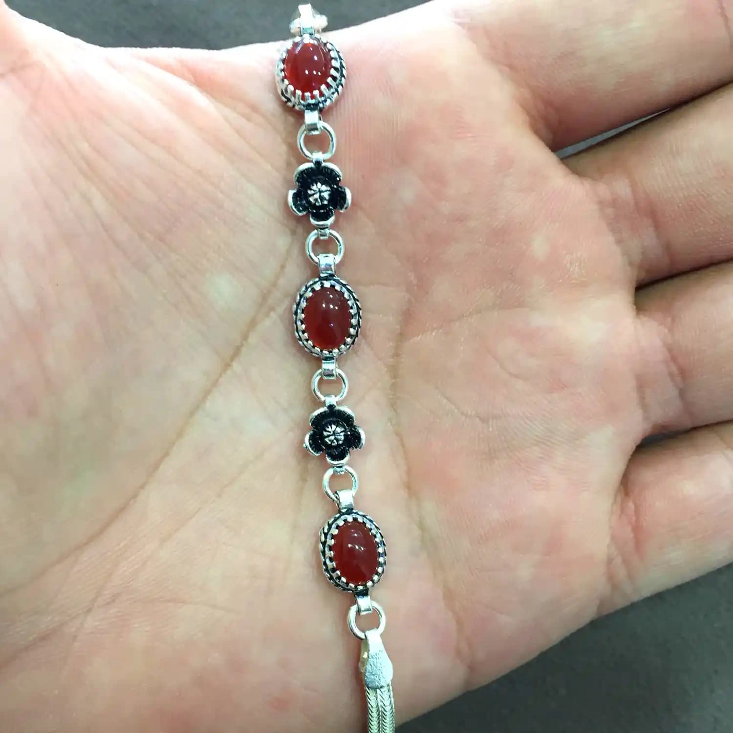 Akik Taşlı Bileklik Modelleri ve Dekorasyonda Kullanım İpuçları