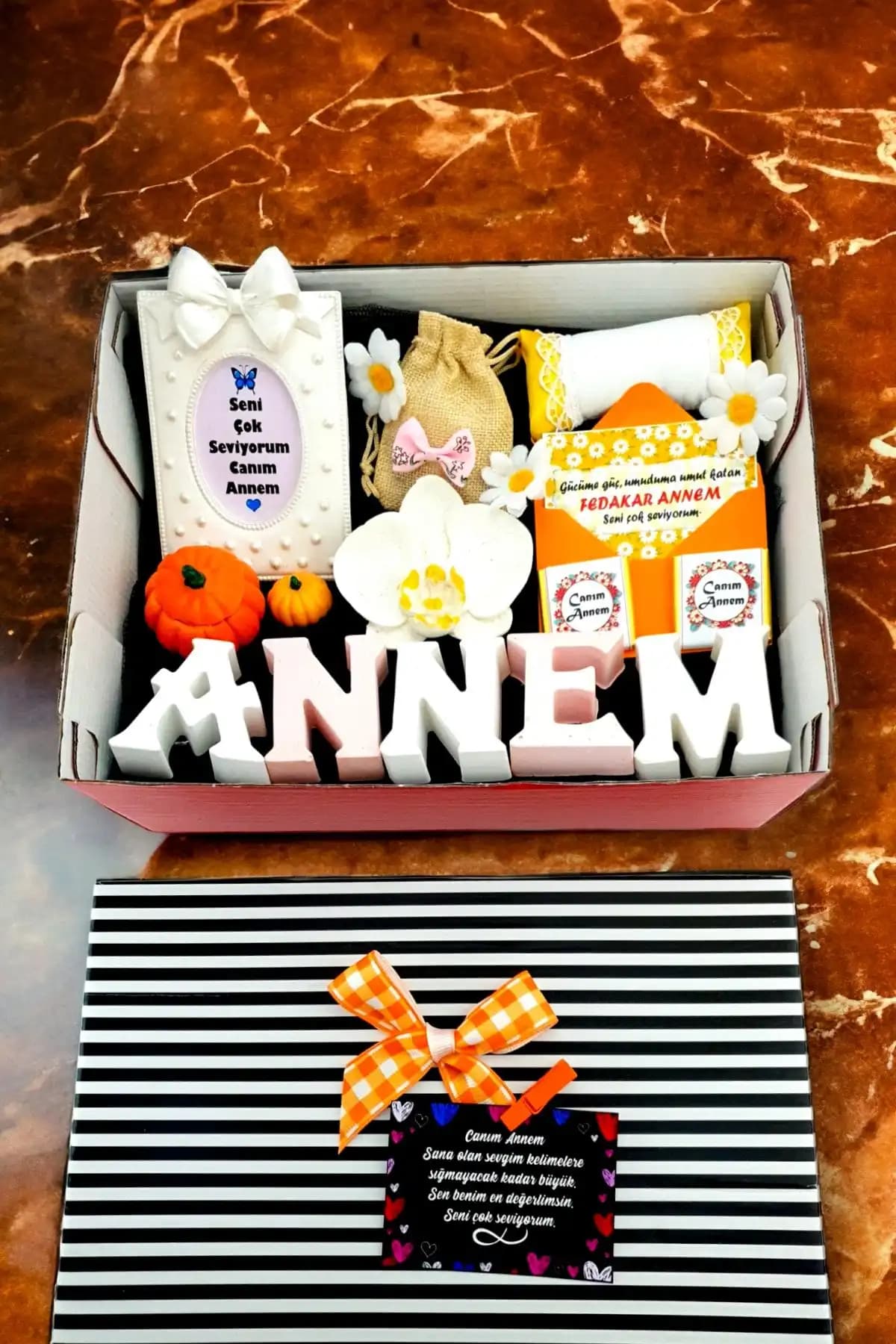 Anneler İçin Dekorasyon Temalı Ev Hediyesi Fikirleri ve Önerileri