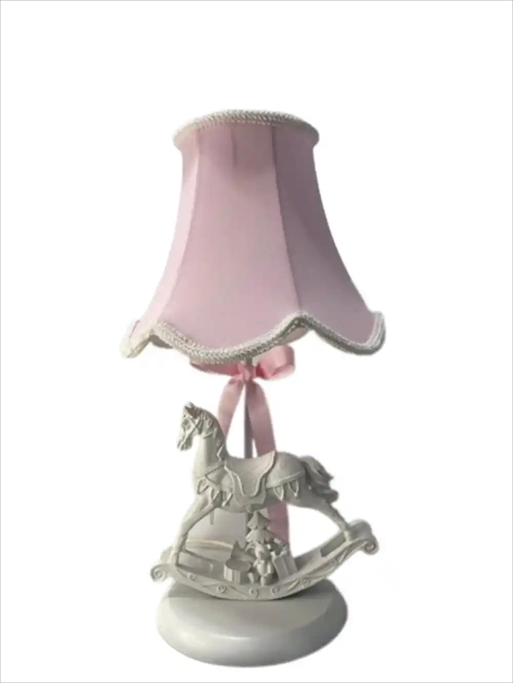 Atlı Abajur ile Dekorasyonda Şıklık ve İşlevsellik Bir Arada