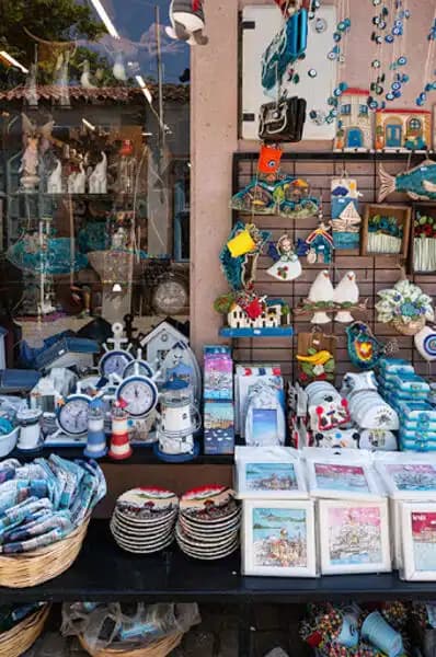 Ayvalık'tan Eşsiz Hediyelik Eşyalarla Dekorasyonunuzu Zenginleştirin