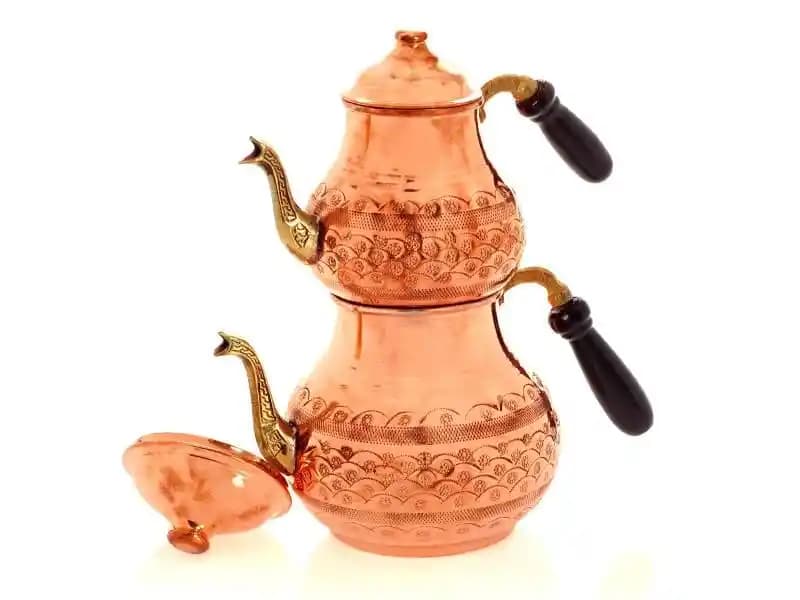 Bakır Demlik Takımıyla Dekorasyonda Zarafet ve Sıcaklığın Birleşimi