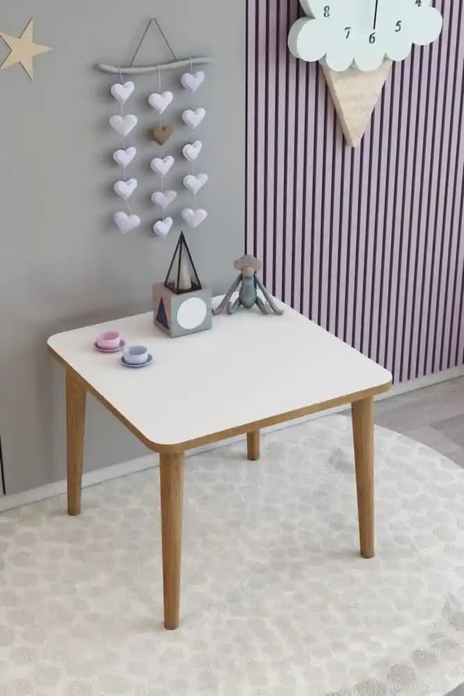 Bebek Odası Dekorasyonunda Güvenli ve Şık Masa Sandalye Seçenekleri 2023