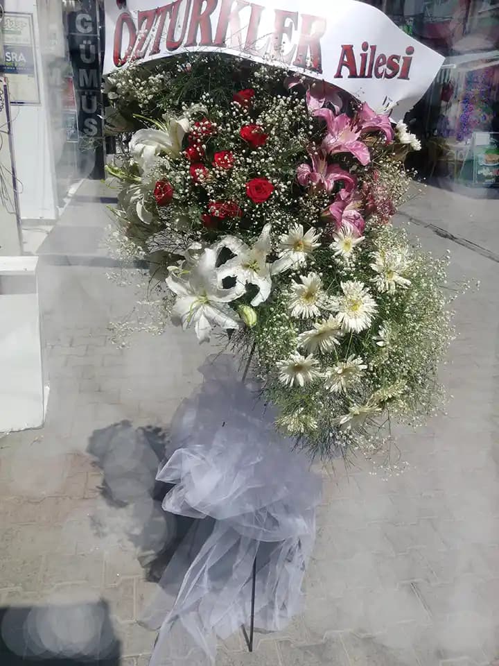 Bolu Çiçekçiliği ve Dekorasyonda Doğal Çiçeklerin Gücü ve Trendleri