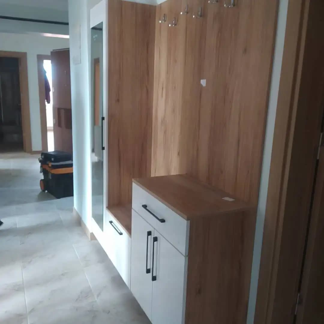 Dar Girişler İçin En Uygun Portmanto Modelleri ve Dekorasyon İpuçları