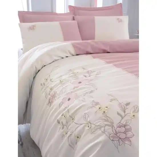 2025'te Deco Bianca Nevresim Takımıyla Yatak Odanızda Şıklık ve Konforu Keşfedin