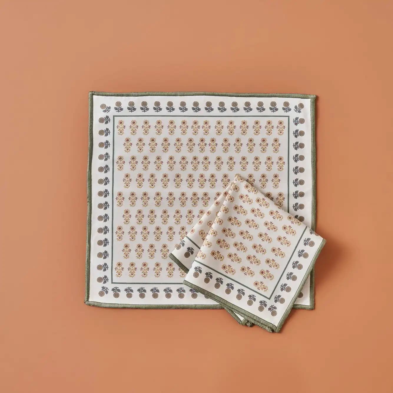 Dekorasyonda 40x40 Peçete Kullanımının Önemi ve Farklı Seçenekler