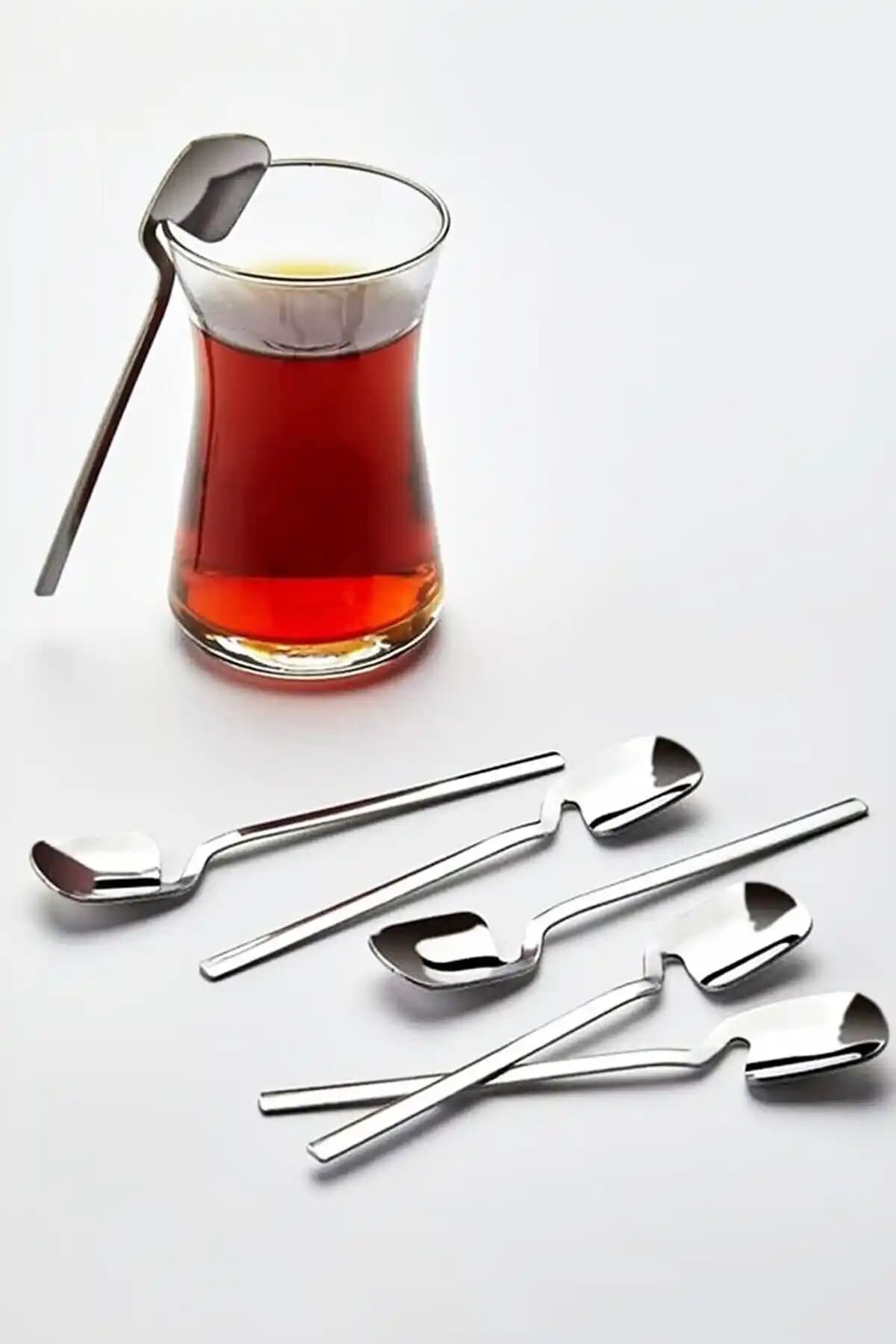 Dekorasyonda Cay Kaşığı Kullanımı: Estetik ve İşlevselliğin Buluştuğu Detaylar