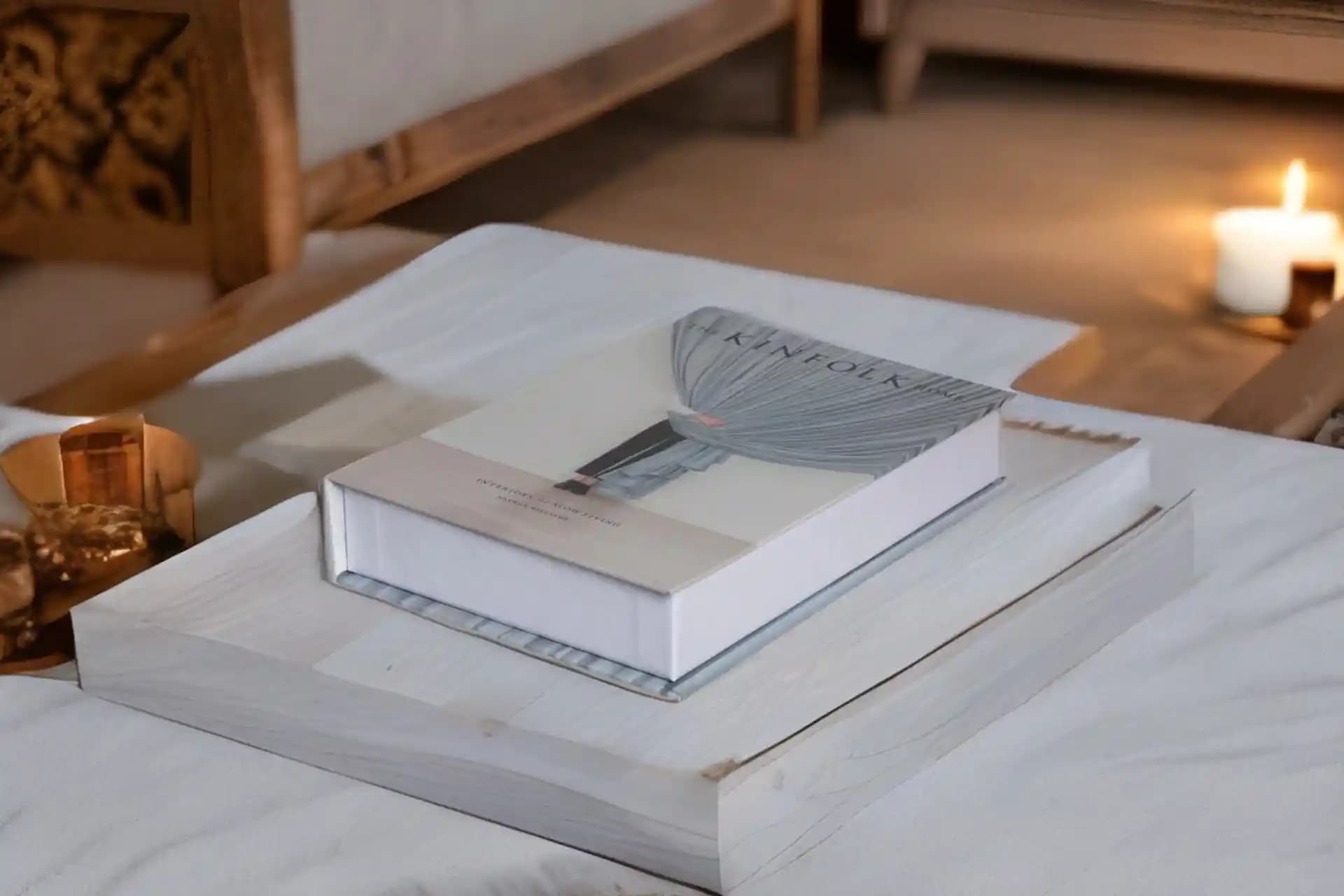 Dekoratif Kitaplar ile Evinize Şıklık ve Zarafet Katmanın Yolları