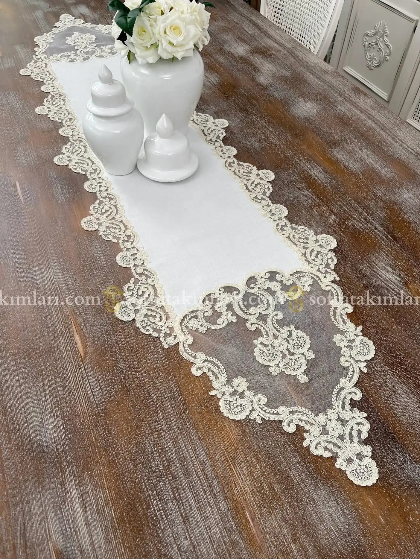 Dekoratif Runner ile Mekânlara Zarif ve Fonksiyonel Dokunuşlar Yaratın