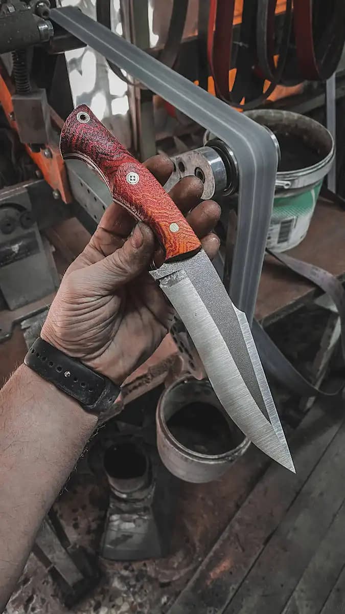 El Yapımı Bıçak Dekorasyonunda Sanat ve Zarafetin Modern Kullanımı