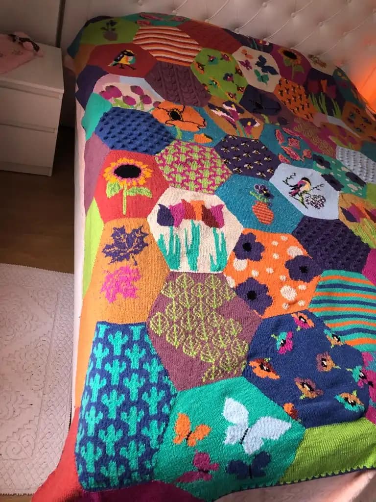 El Yapımı Patchwork Yatak Örtüsü ile Sıcak ve Özgün Dekorasyon Fikirleri