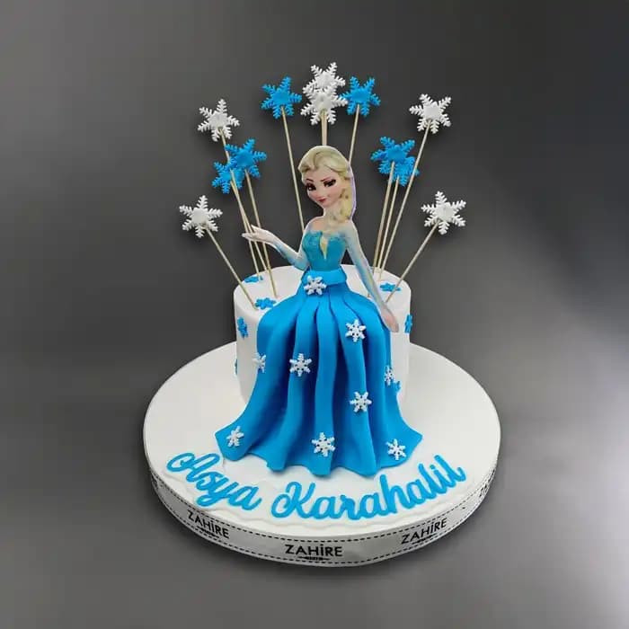 Elsa Kare Pasta Tasarımlarıyla Doğum Günlerine Masalsı Dokunuşlar
