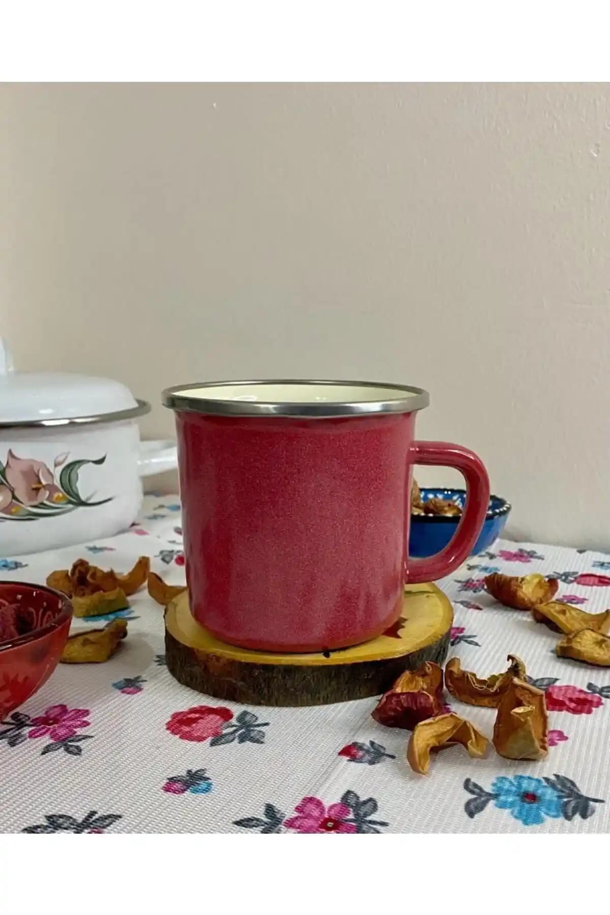 Emaye Kahve Fincanlarıyla Dekorasyonunuzu Şıklık ve İşlevsellikle Zenginleştirin