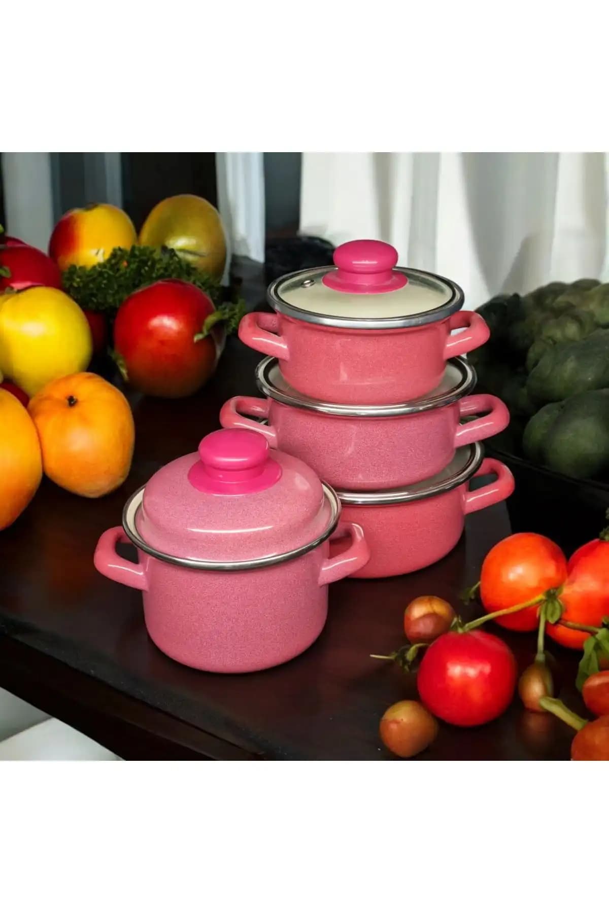 Emaye Mini Tencere ile Dekorasyonda Şıklık ve Çok Yönlülük Sağlama Rehberi