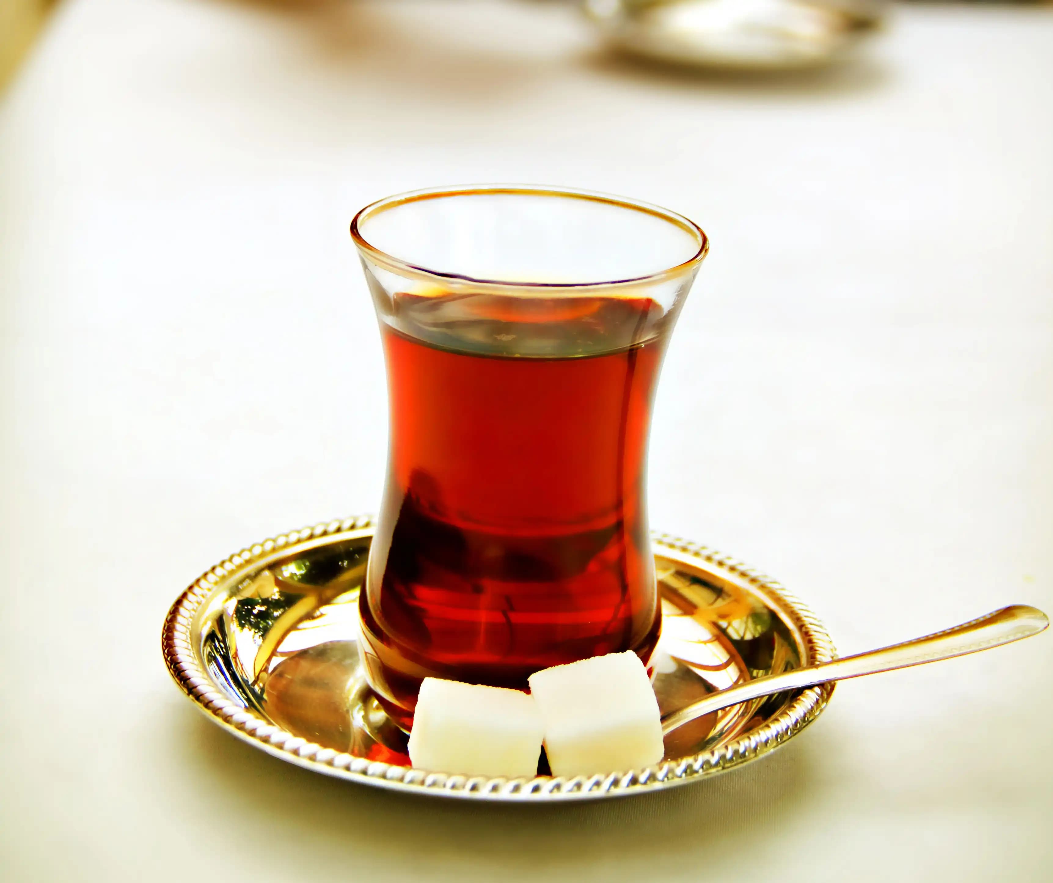 En Güzel Çay Bardaklarıyla Dekorasyonunuza Şıklık Katın ve Mekanınıza Zarafet Ekleyin