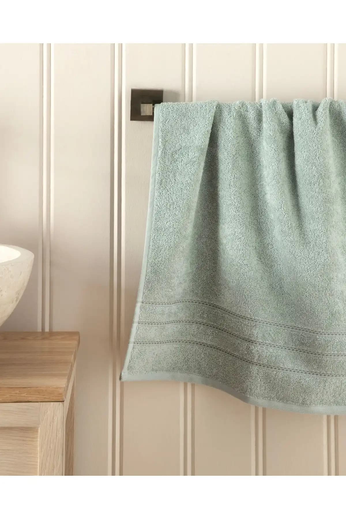 English Home Yüz Havlusu Seçenekleri ve Banyo Dekorasyonunda Şıklık Sağlama