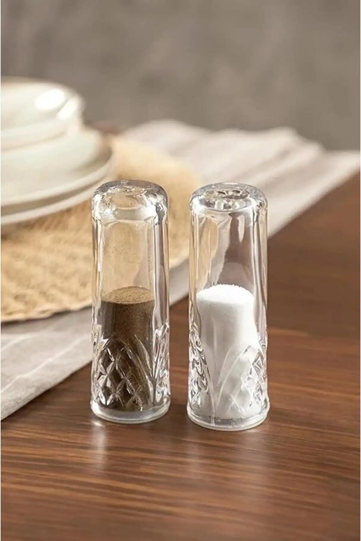 Ev Dekorasyonunda Farklı Tuzluk Modelleri ile Şıklığı Artırmanın Yolları