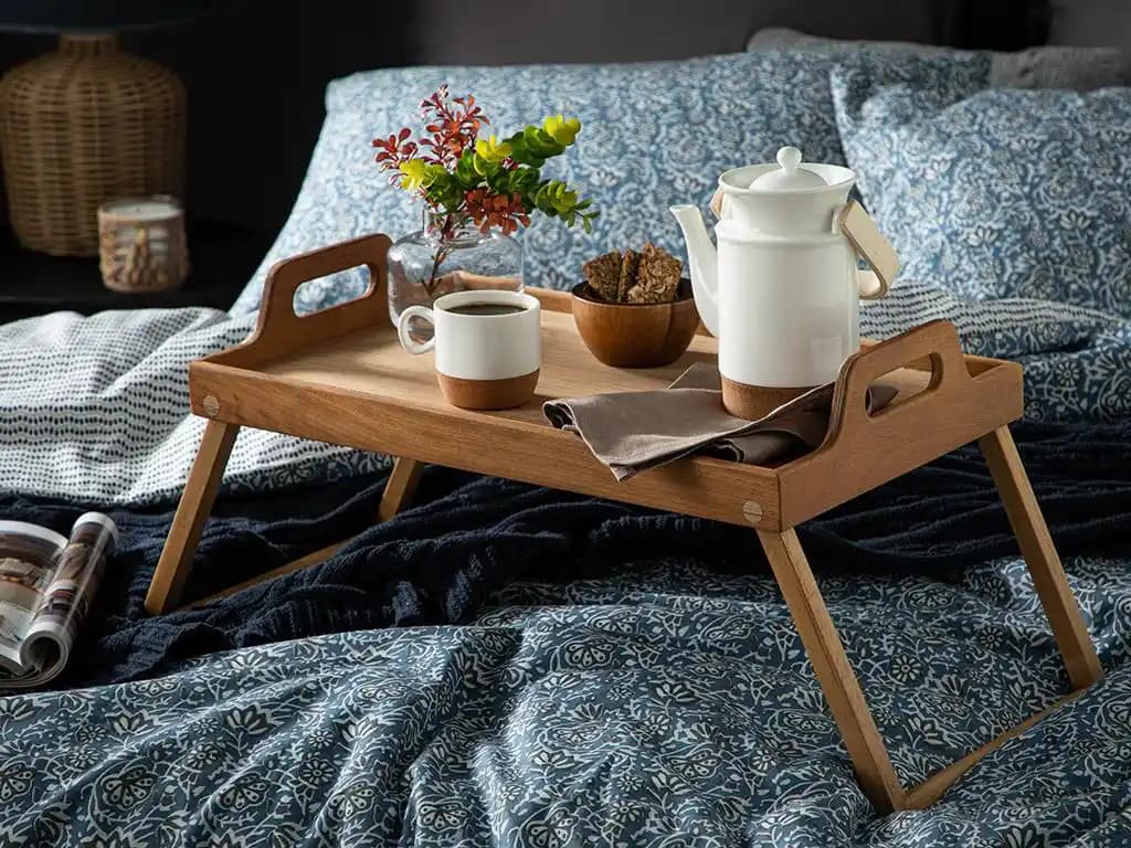 Ev Dekorasyonunda Şık ve İşlevsel Keyif Tepsisi Kullanım Rehberi