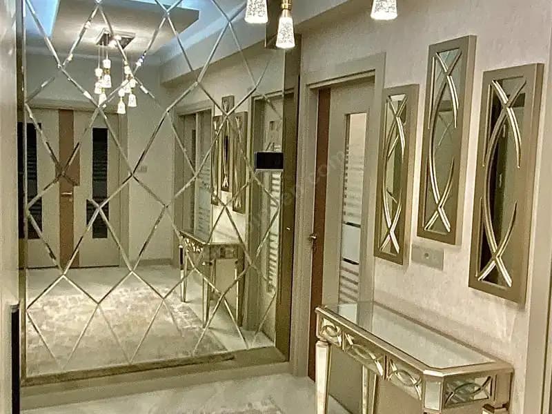 Ev Giriş Aynası Modelleri: Dekorasyonun En Şık ve İşlevsel Detayları