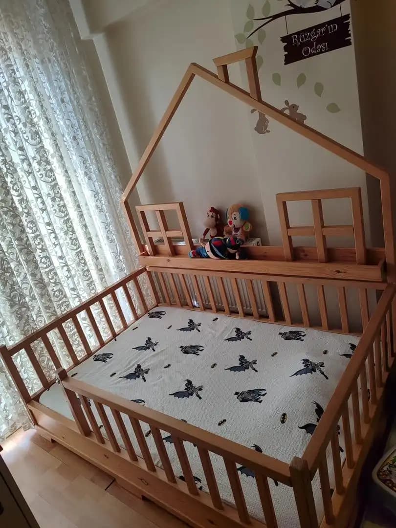 Ev Şeklinde Çocuk Odası Dekorasyonu ile Hayalinizdeki Mekanı Yaratma Rehberi