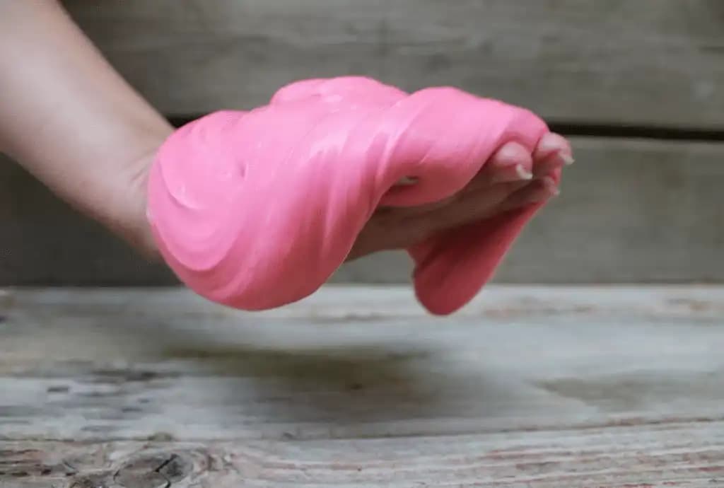 Evde Slime Malzemeleri ile Dekoratif ve Eğlenceli Dokunuşlar Yapma Rehberi