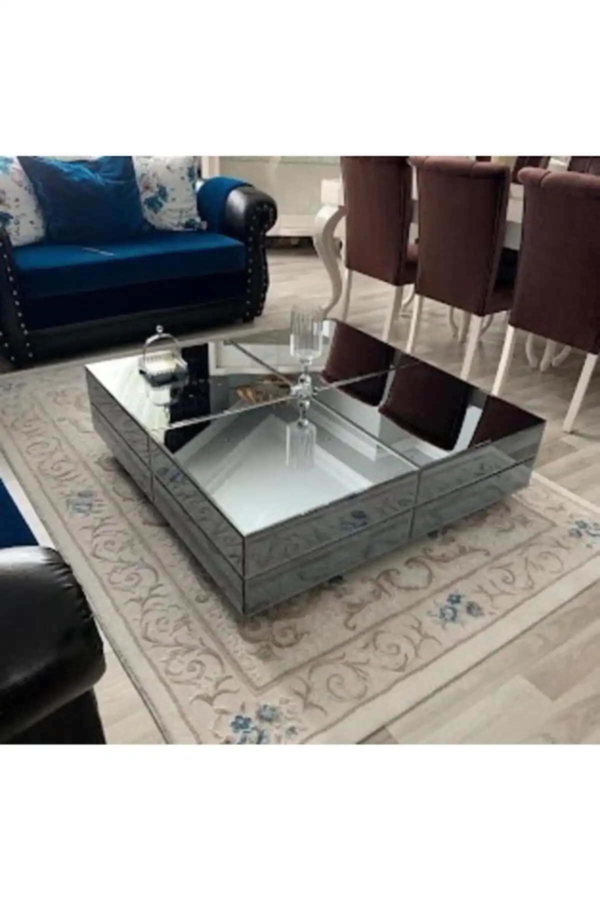 Füme Aynalı Orta Sehpa ile Modern ve Şık Ev Dekorasyonları Yaratın