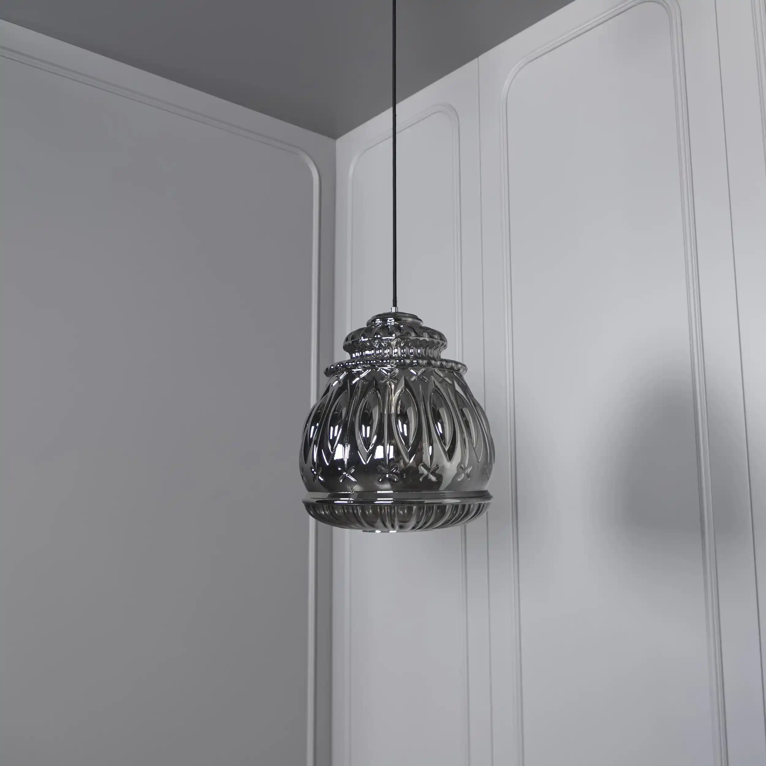 Füme Cam Avize ile Modern ve Şık Dekorasyon Çözümleri Sunan Tasarımlar