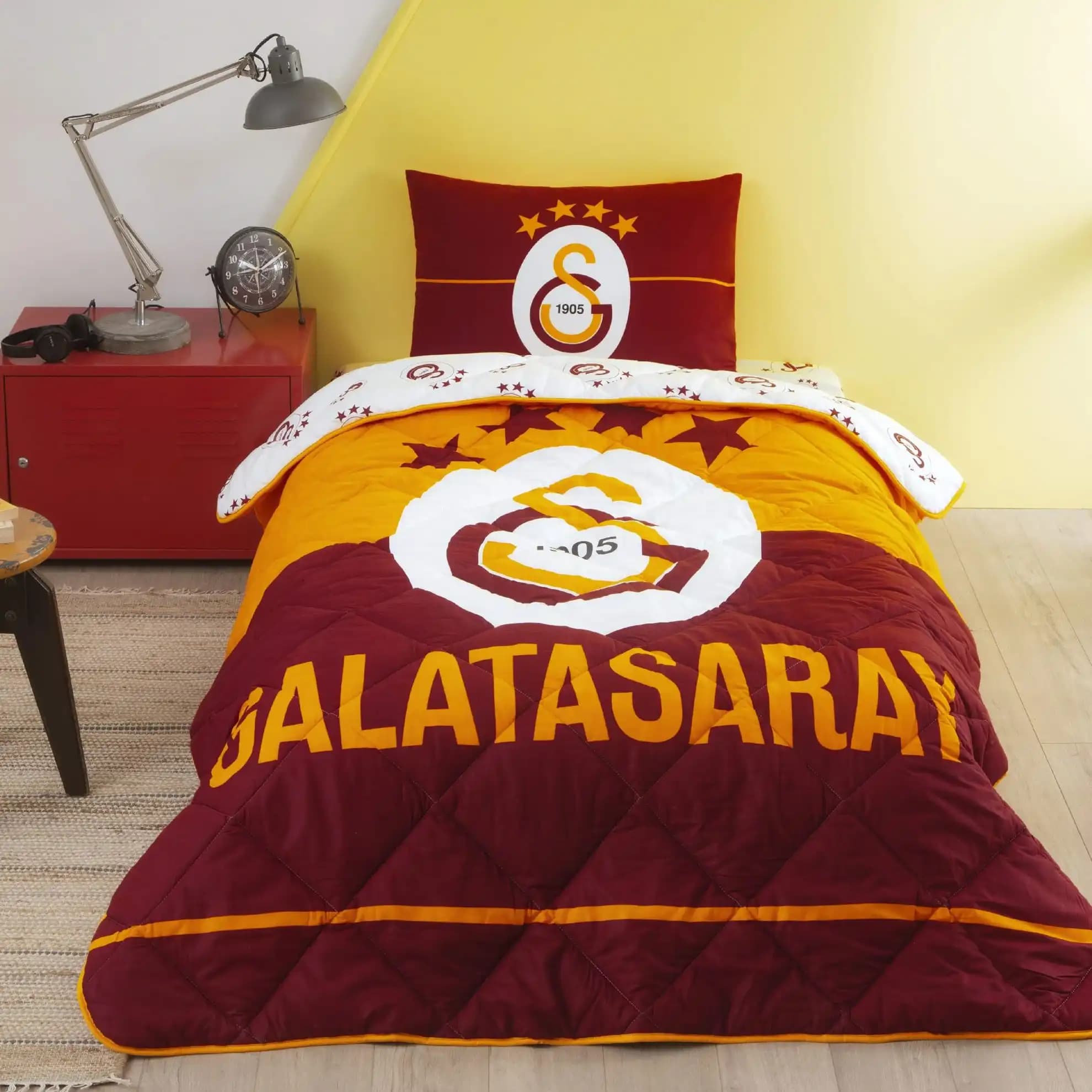 Galatasaray Temalı Yorganlar ile Yatak Odasında Spor Tutkunuzu Yansıtın