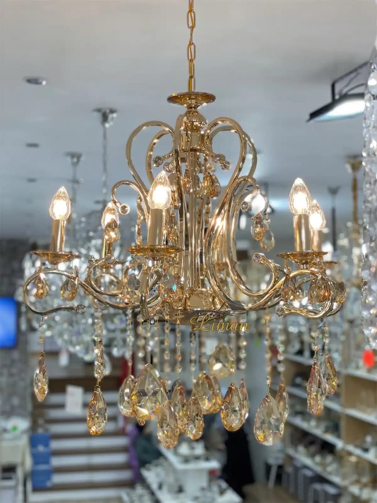 Gold Avize ile Dekorasyonda Zarafet ve Şıklık Yaratmanın Yolları