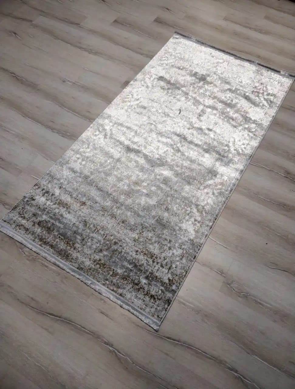 Gri İnce Halı ile Modern ve Şık Dekorasyonun Anahtarları