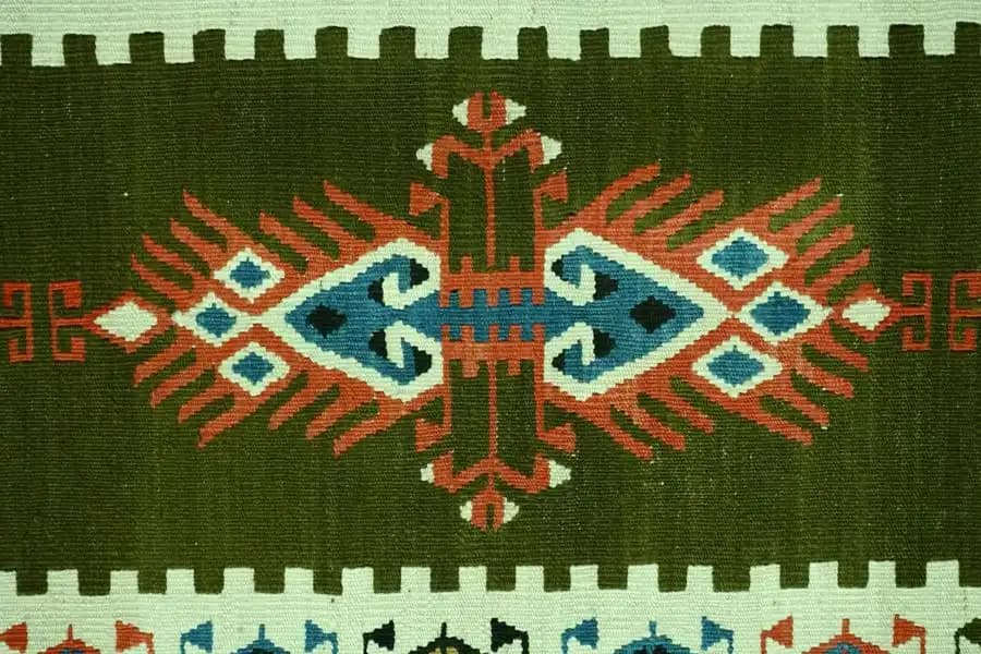Halı ve Kilim Motifleriyle Dekorasyonda Estetik ve Pratik Yaklaşımlar
