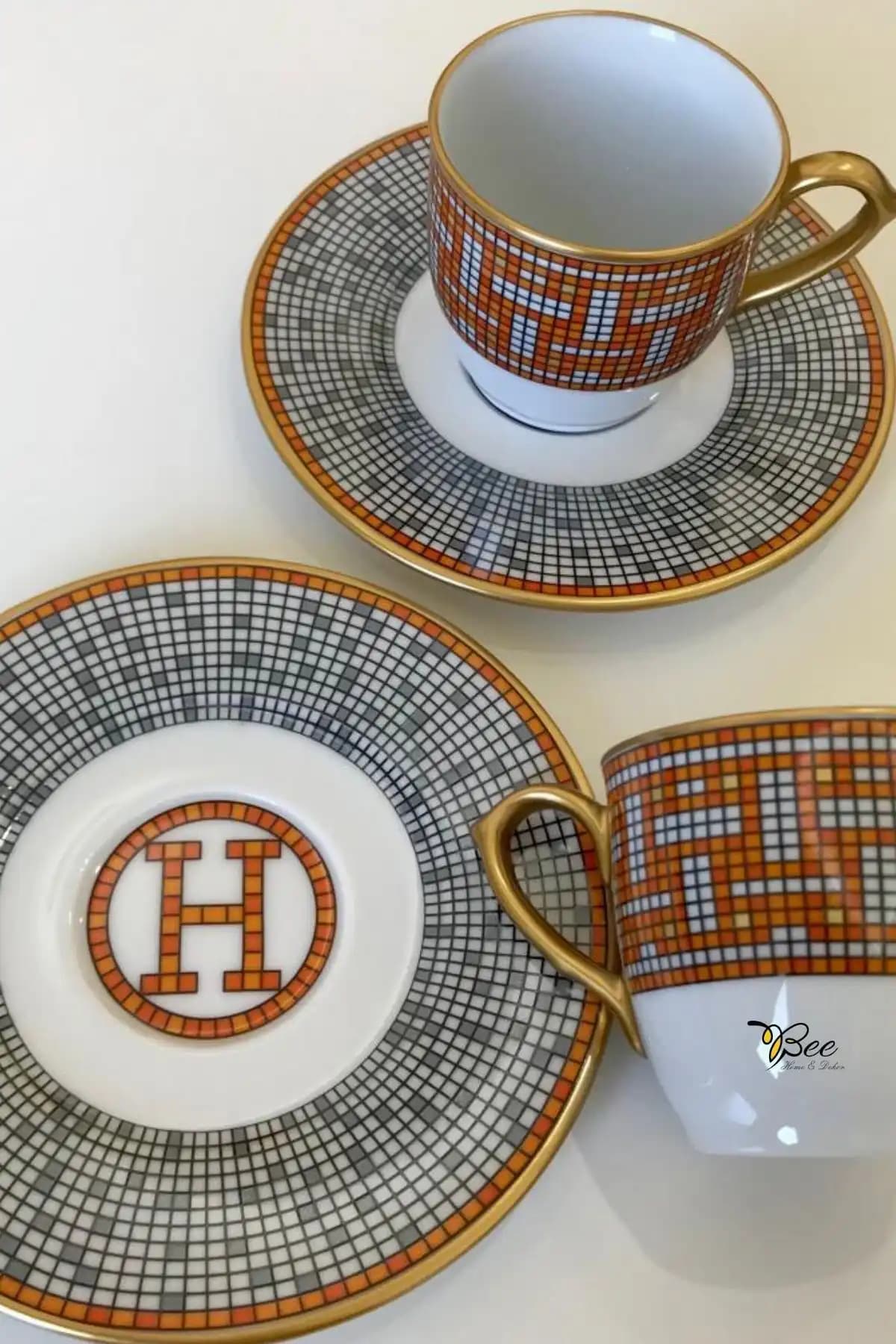 Hermès Kahve Fincanlarıyla Dekorasyonda Lüks ve Zarafetin Şık Buluşması