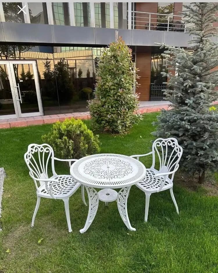 İkinci El Ferforje Masa ve Sandalye ile Dekorasyonunuzu Şıklıkla Yenileyin
