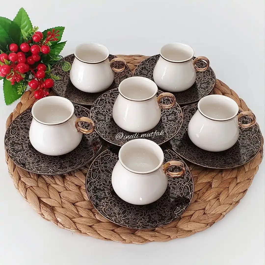 İncili fincan takımıyla ev dekorasyonunda zarafetin en şık ve etkileyici detayları