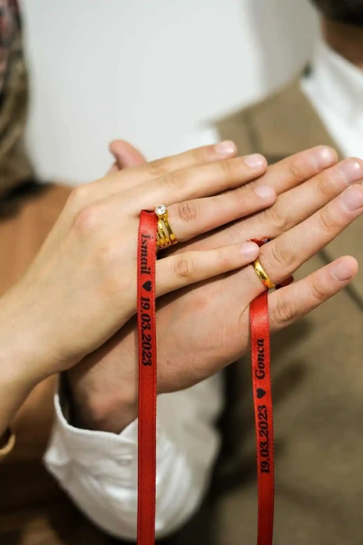 İsim Yazılı Nişan Kurdelesi ile Dekorasyonunuza Özel Dokunuşlar ve Trendler