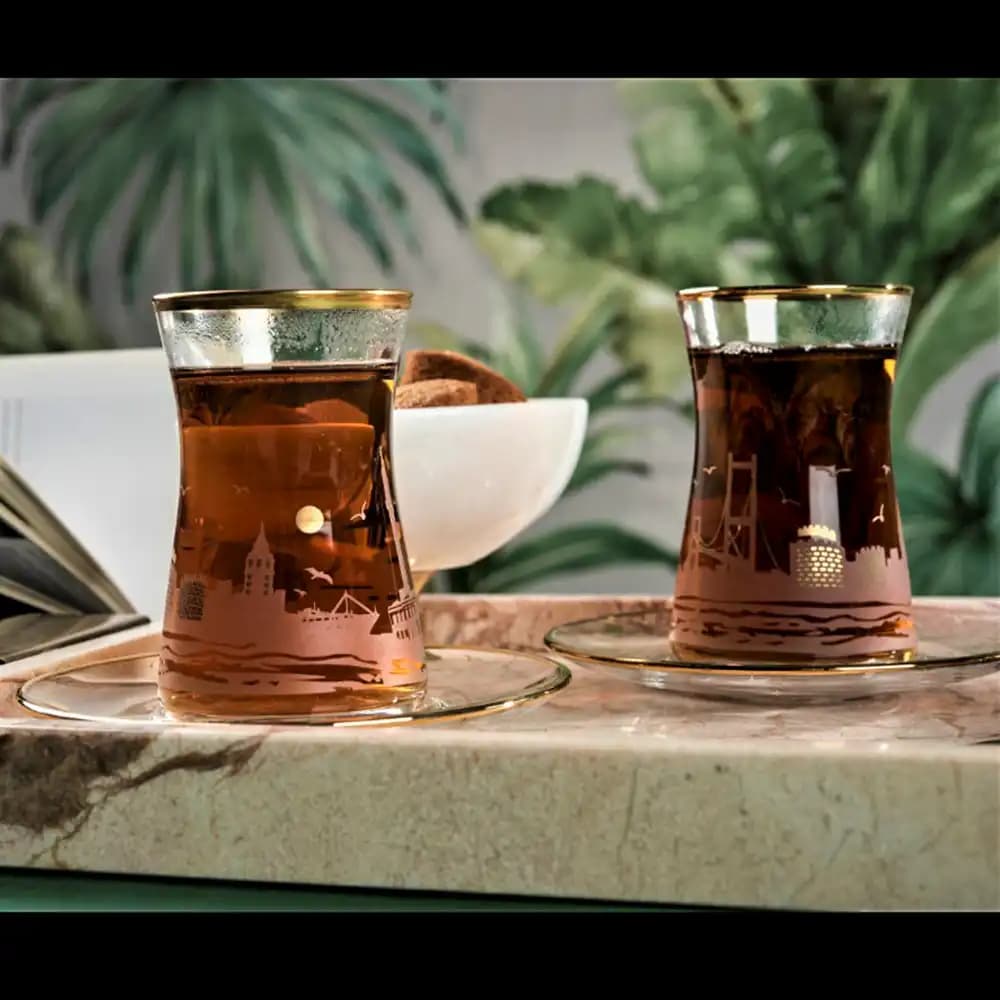 İstanbul Çay Bardağı Dekorasyonda Zarafet ve Geleneksel Estetiğin Buluşması