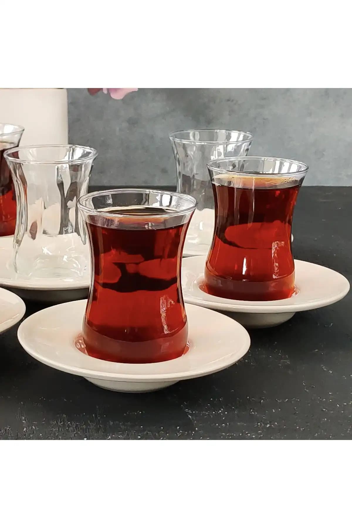 İzmir Çay Bardağı ile Evinize Şıklık ve Sıcaklık Katmanın Yolları