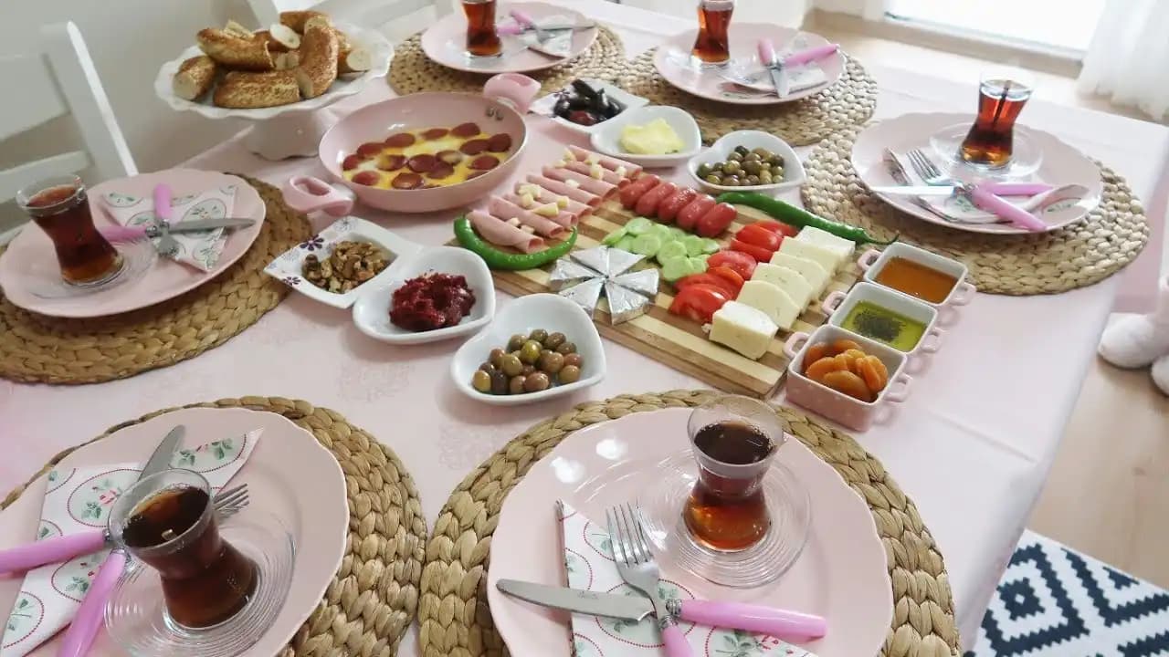Kahvaltı Sunumu ve Dekorasyonunda Estetik ve İşlevselliğin Önemi