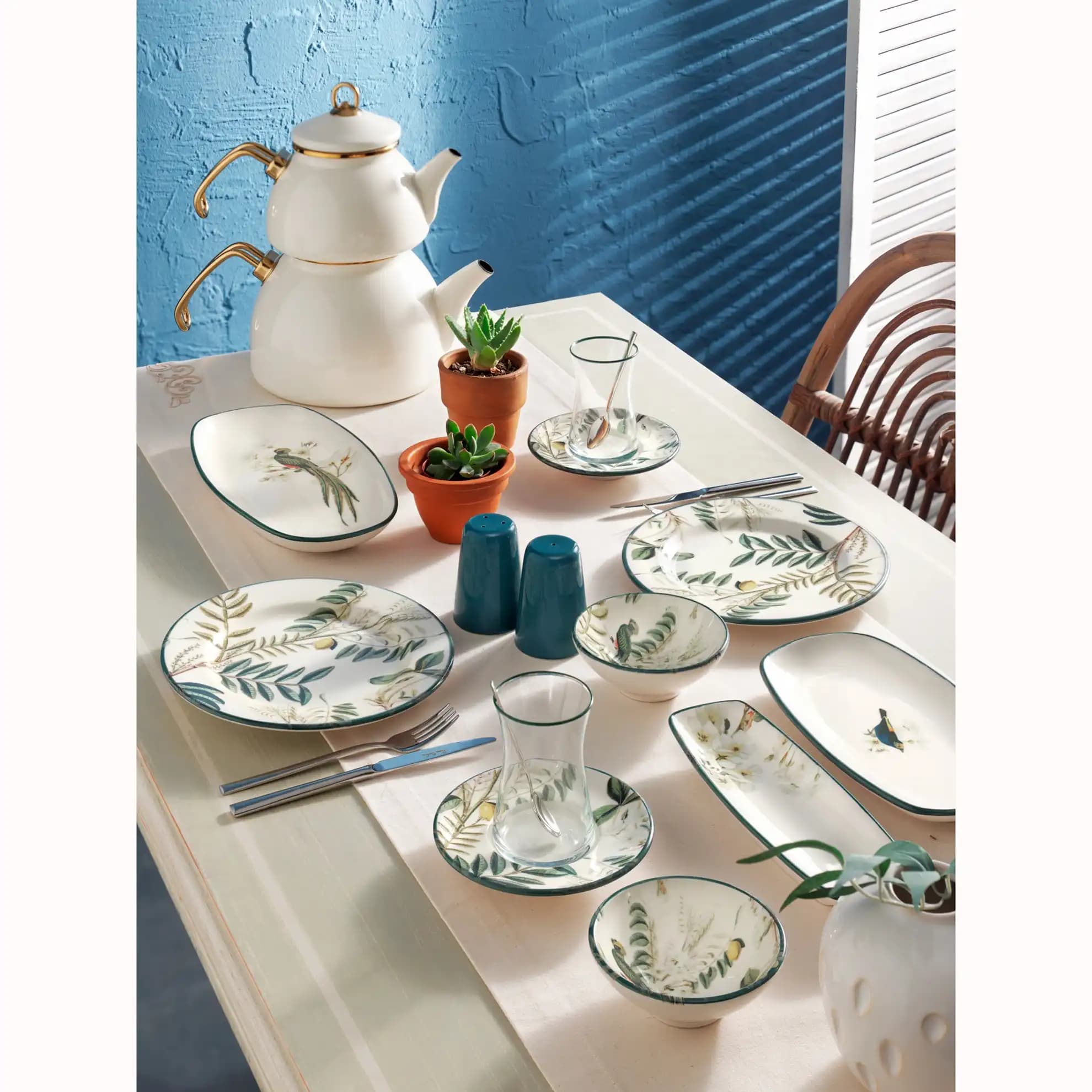 Kahvaltı Takımlarında Şıklık ve Konforun Buluşması: Linen Kahvaltı Takımları