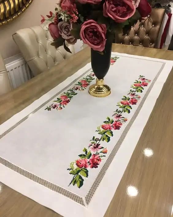 Kanaviçe Salon Takımıyla Dekorasyonunuzu Yenileyin Zarif ve Şık Bir Atmosfer Yaratın
